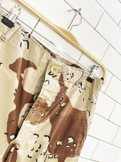 vintage 90s army desert camo cargo pants - good market thrift store