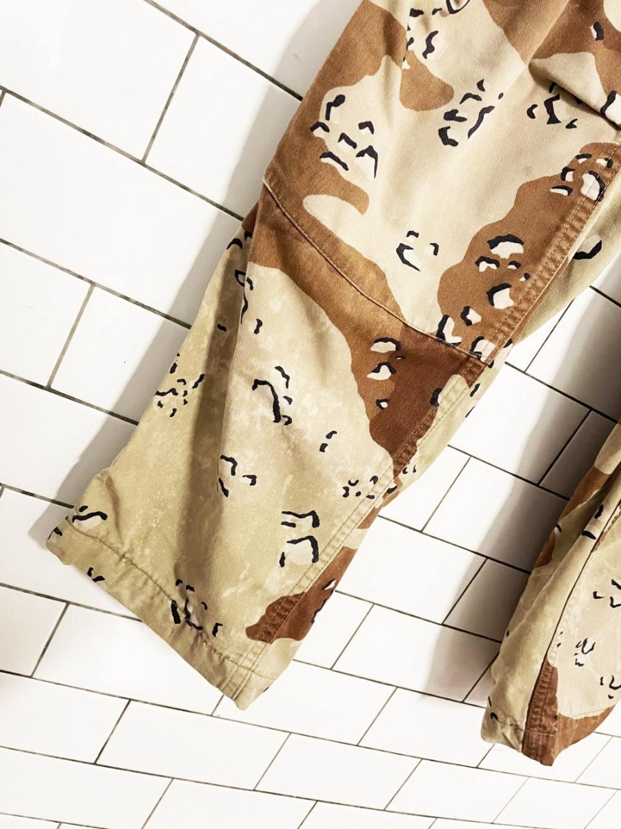 vintage 90s army desert camo cargo pants - good market thrift store