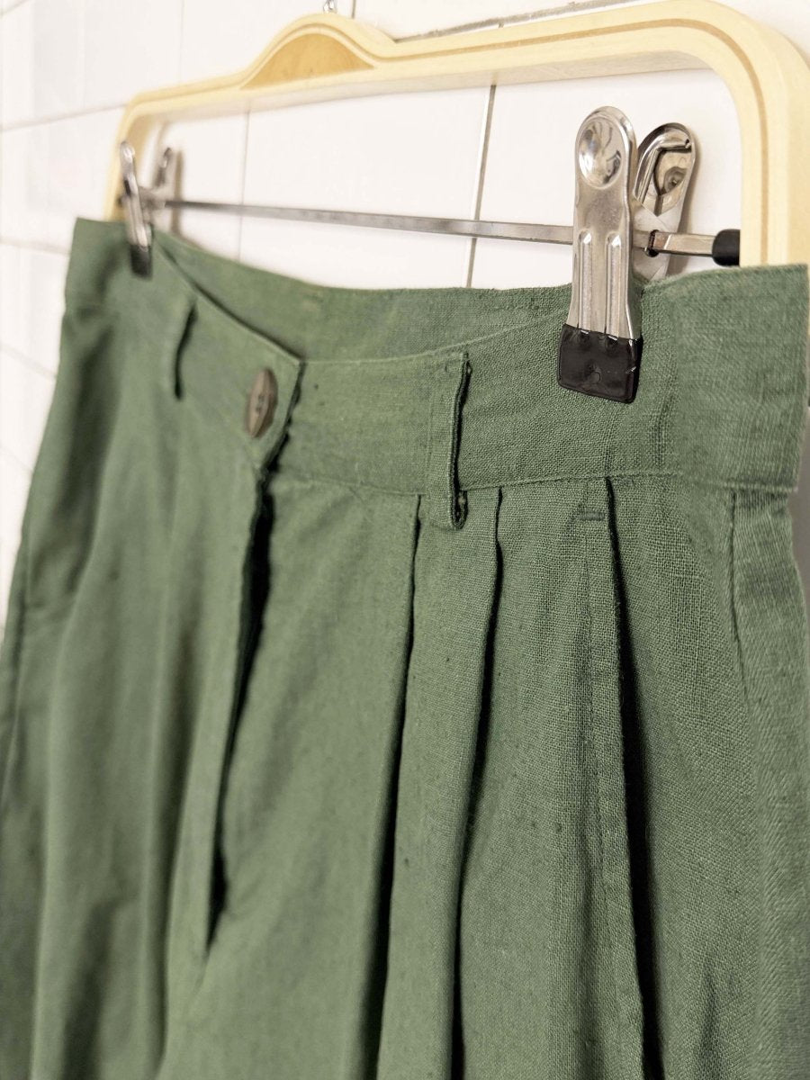 vintage 90s bill blass linen-blend pleated trouser shorts | blasssport - good market thrift store