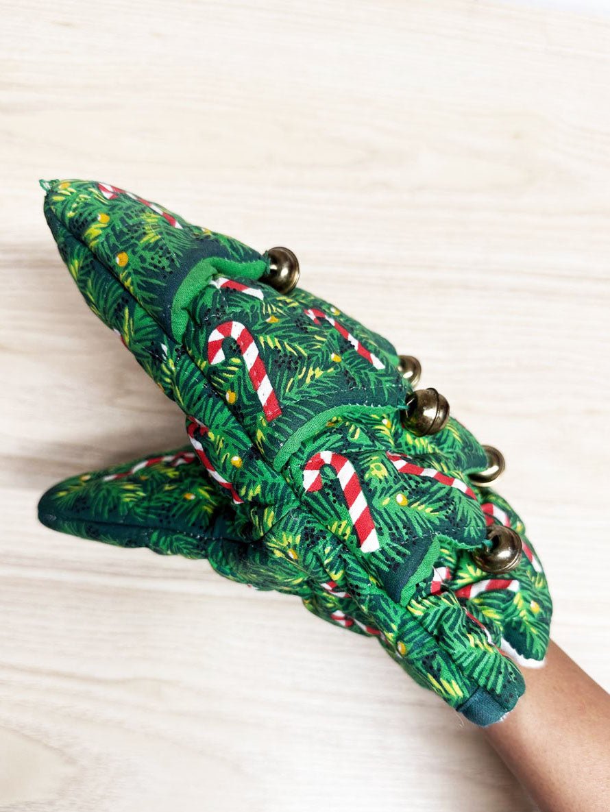 vintage 90s boston warehouse christmas tree jingle bells oven mitt - good market thrift store