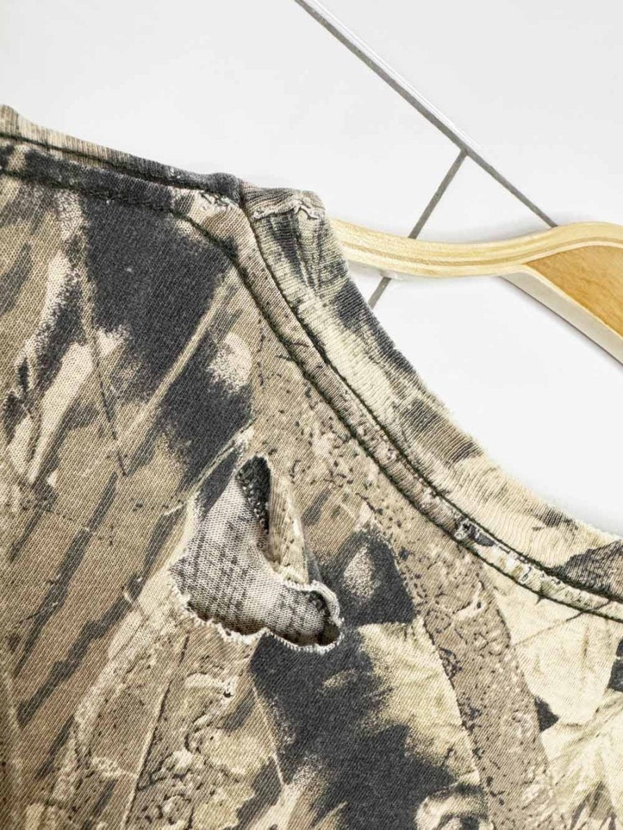 vintage 90s break-up camo single stitch distressed long sleeve pocket tee - good market thrift store