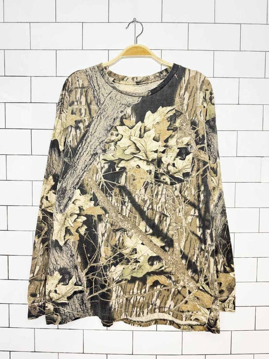 vintage 90s break-up camo single stitch distressed long sleeve pocket tee - good market thrift store