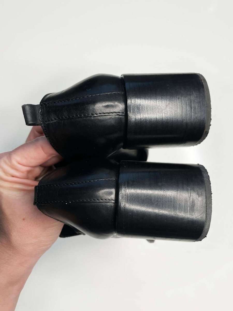 vintage 90s costume nationale square toe leather heeled shoes | made in Italy - good market thrift store