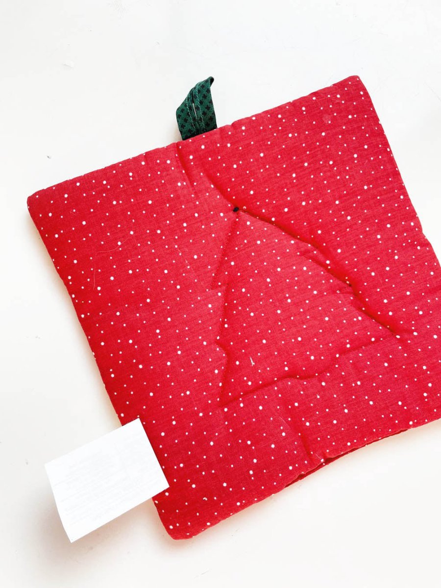 vintage 90s elco home quilted holiday pot trivet - good market thrift store