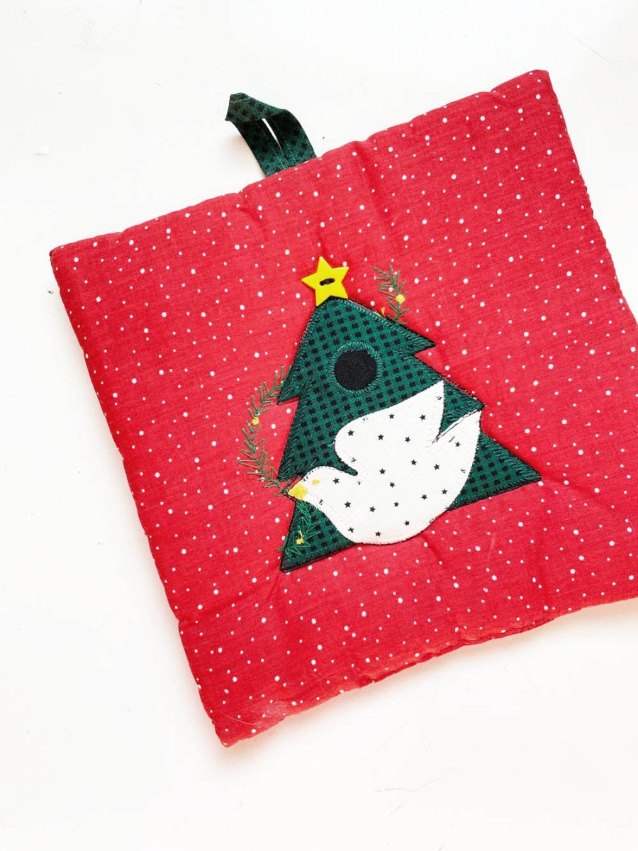 vintage 90s elco home quilted holiday pot trivet - good market thrift store