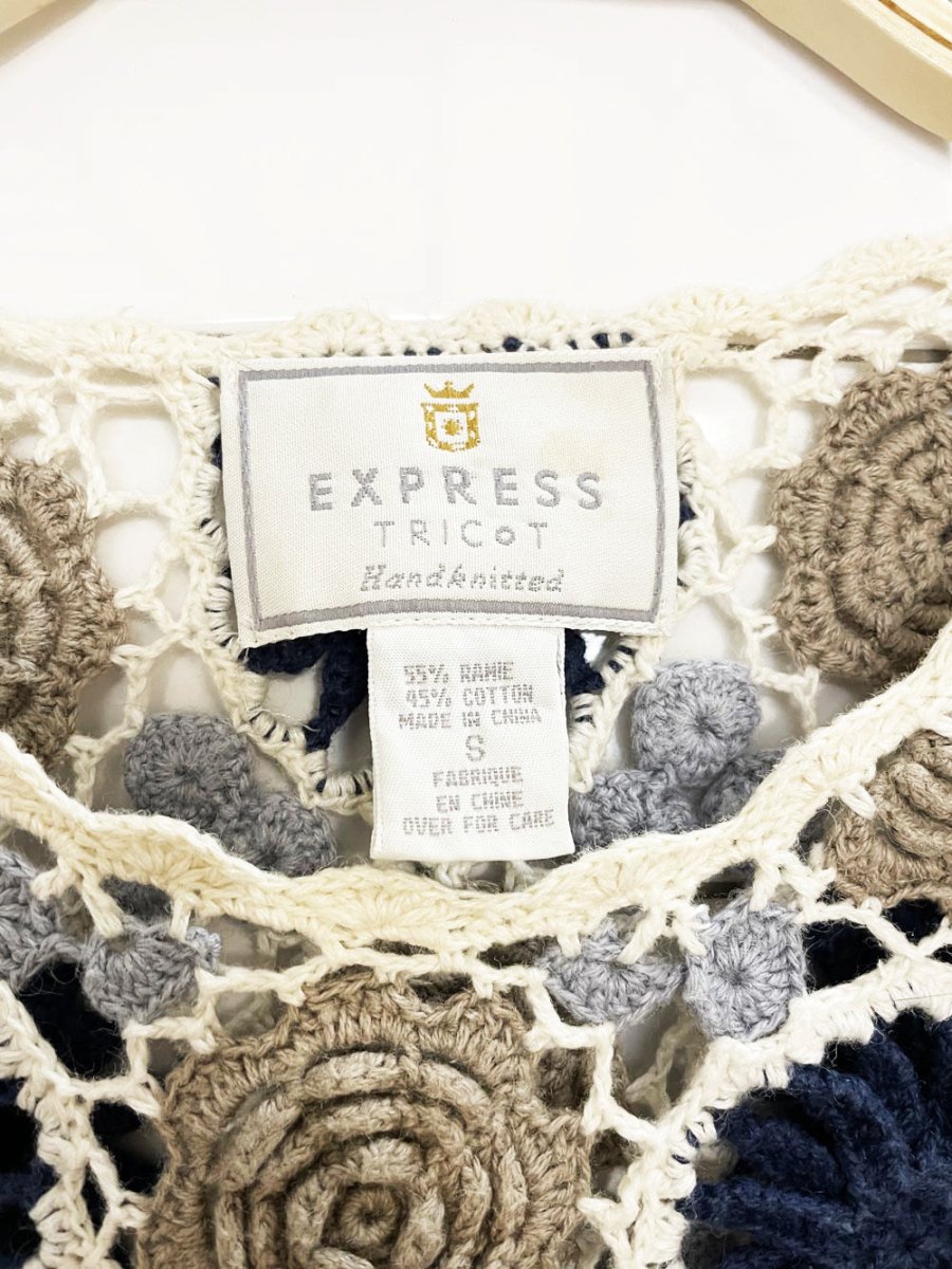 vintage 90s express tricot flower crochet hand-knitted long sleeve top - good market thrift store