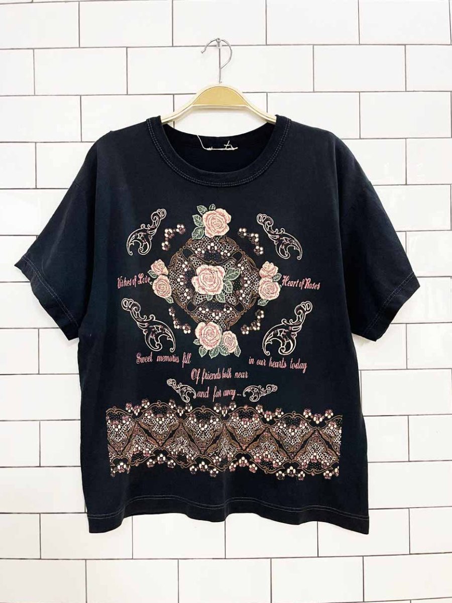 vintage 90s friends + flowers print boxy tee | heart of roses - good market thrift store