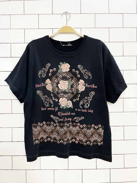 vintage 90s friends + flowers print boxy tee | heart of roses - good market thrift store