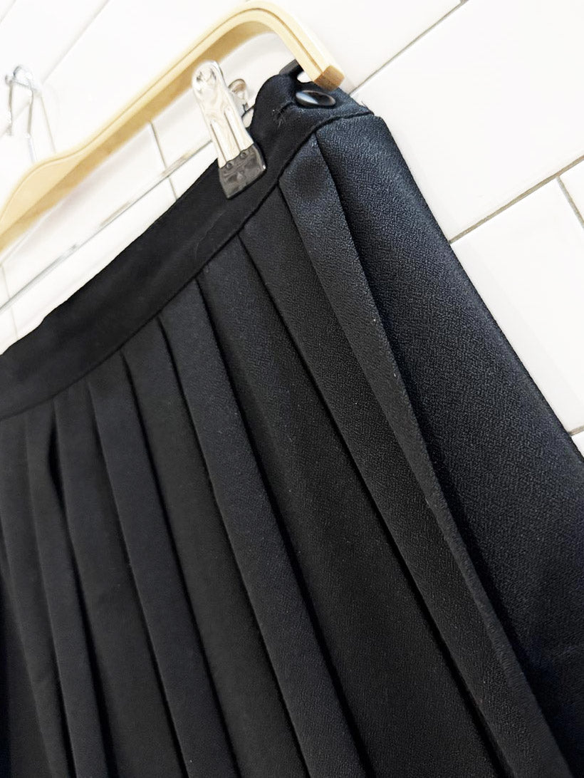 vintage 90s jessica pleated mini skirt | made in Canada - good market thrift store