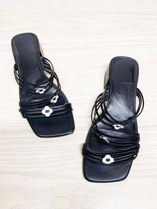 vintage 90s leather strappy flowers low heel sandal | made in brazil - good market thrift store