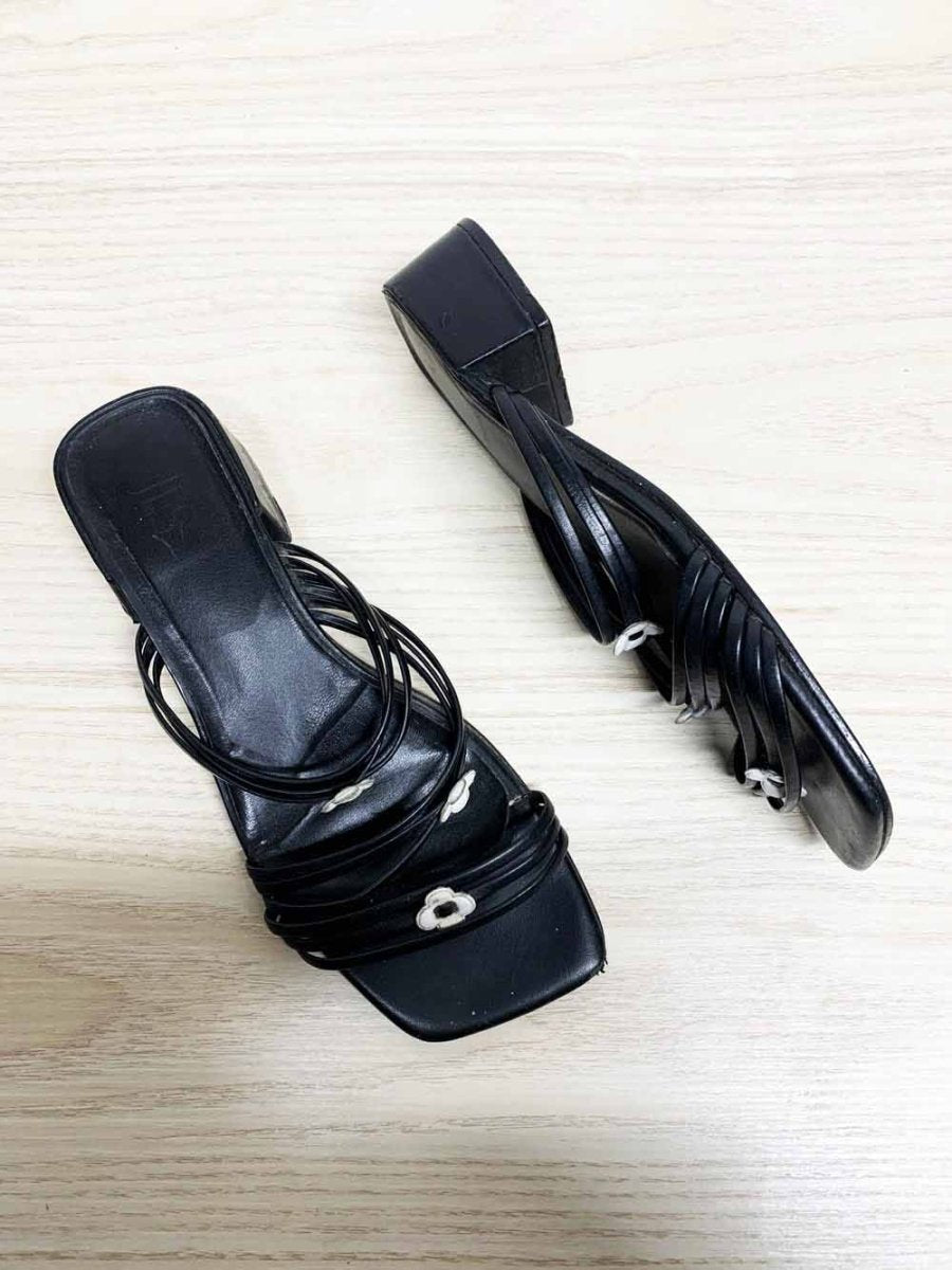 vintage 90s leather strappy flowers low heel sandal | made in brazil - good market thrift store