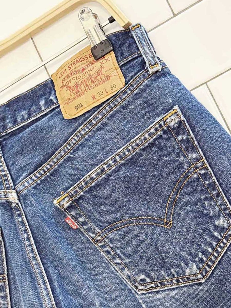 vintage 90s levi's 501 straight leg jeans | made in Canada - good market thrift store