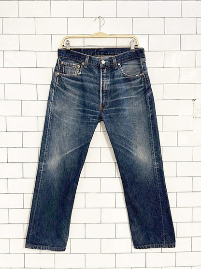 vintage 90s levi's 501 straight leg jeans | made in Canada - good market thrift store
