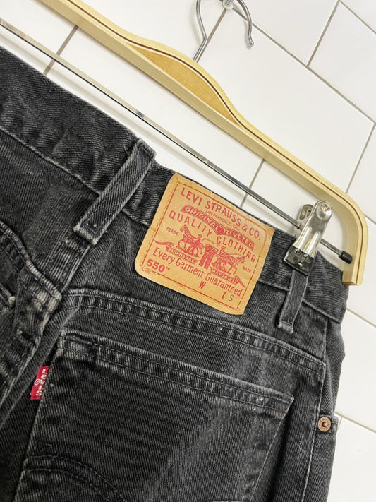 vintage 90s levi's 550 relaxed fit jeans - good market thrift store