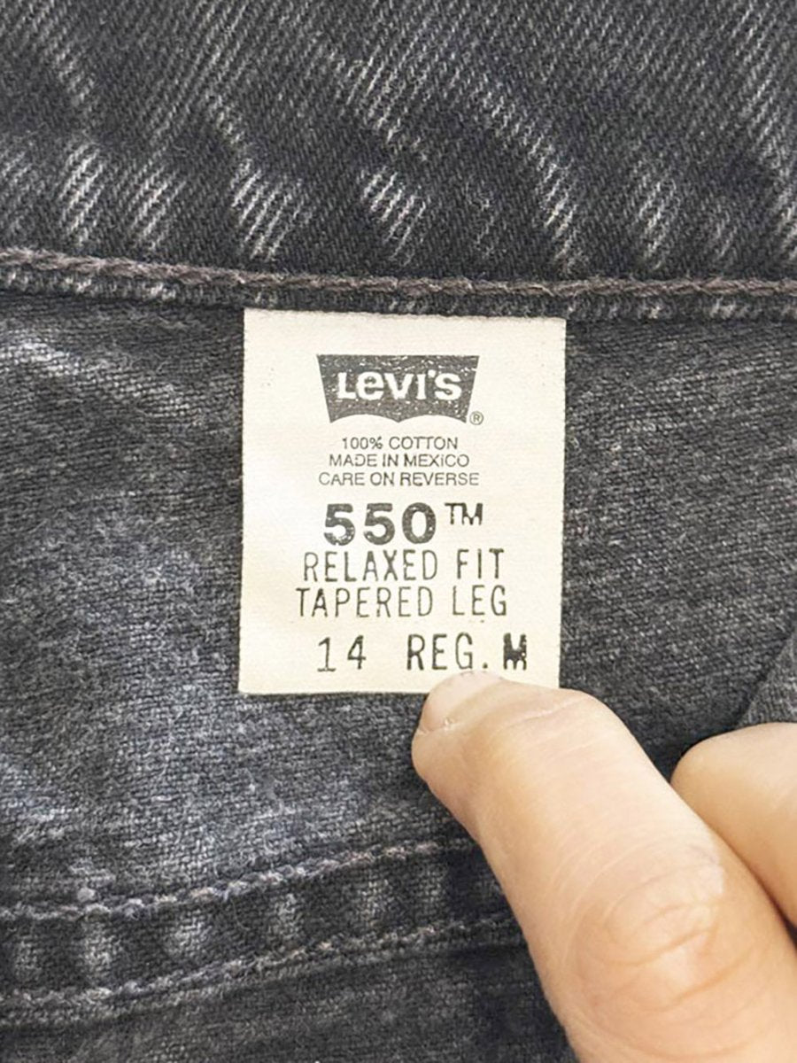 vintage 90s levi's 550 relaxed fit jeans - good market thrift store
