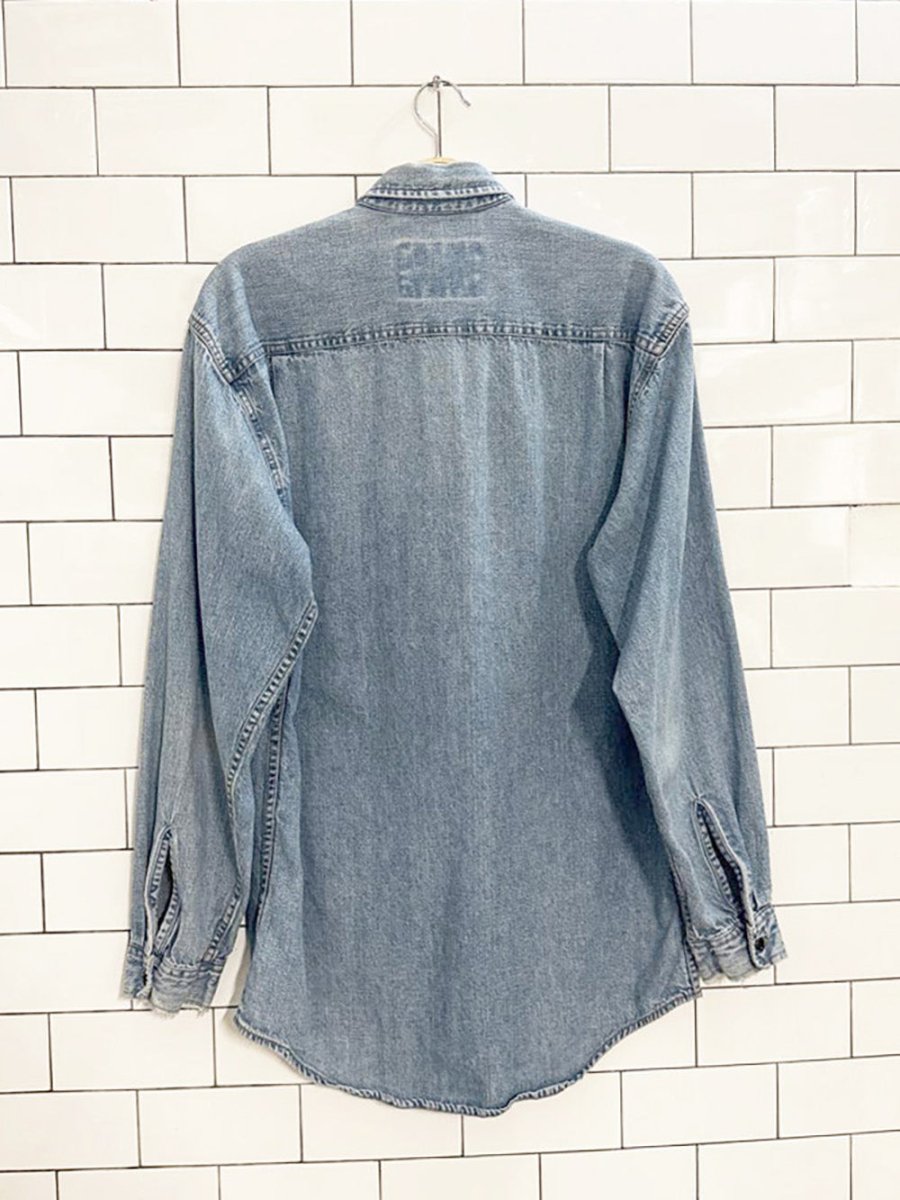 vintage 90s levi's chambray full button denim shirt - good market thrift store