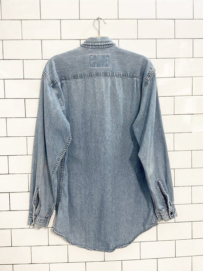 vintage 90s levi's chambray full button denim shirt - good market thrift store