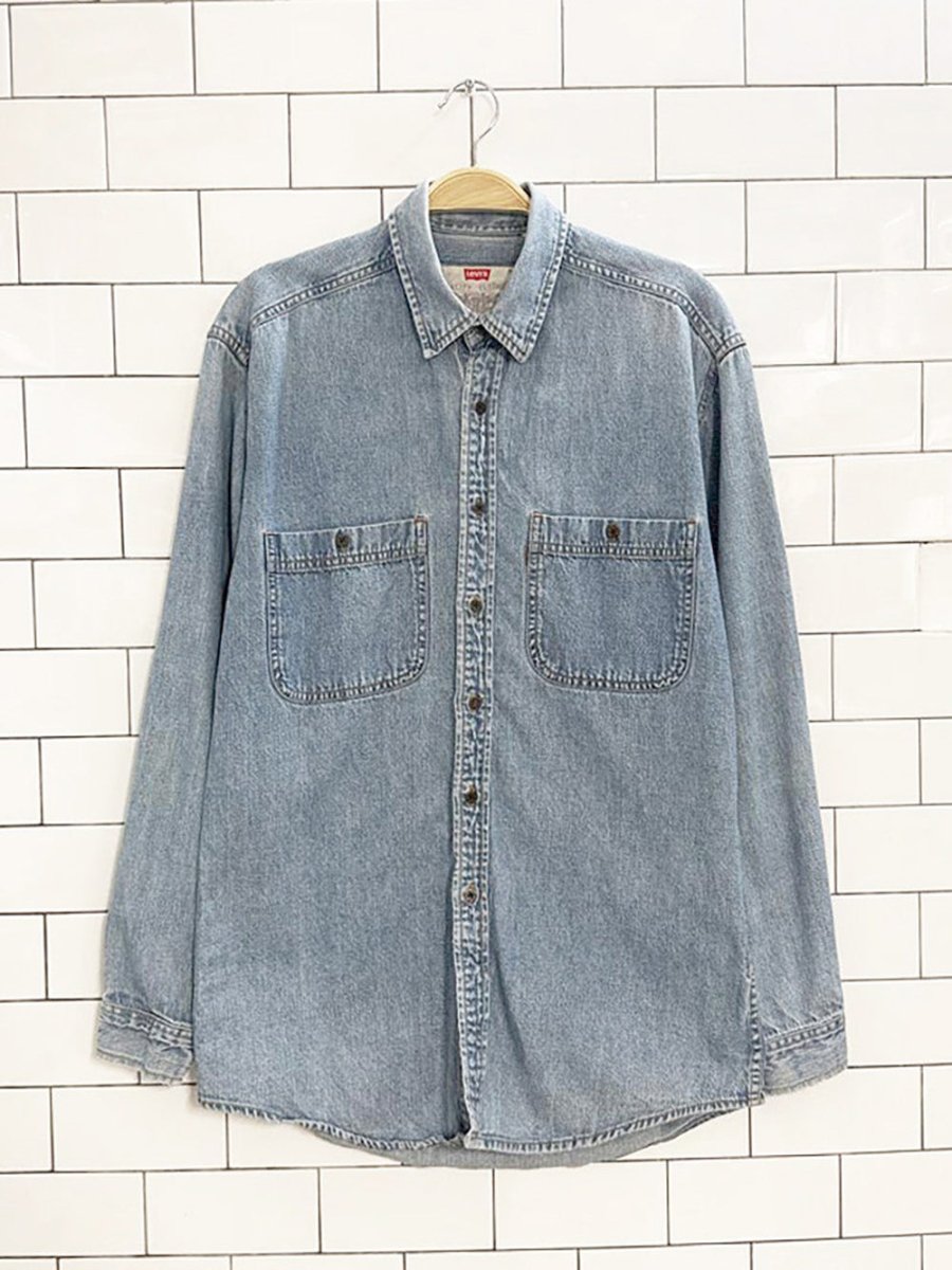 vintage 90s levi's chambray full button denim shirt - good market thrift store