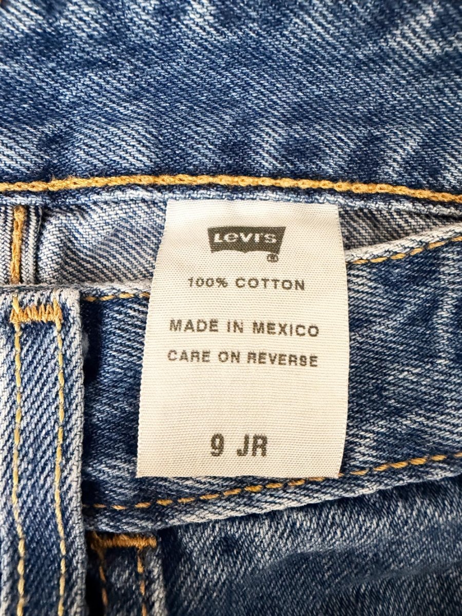 vintage 90s levi's low rise denim shorts - good market thrift store