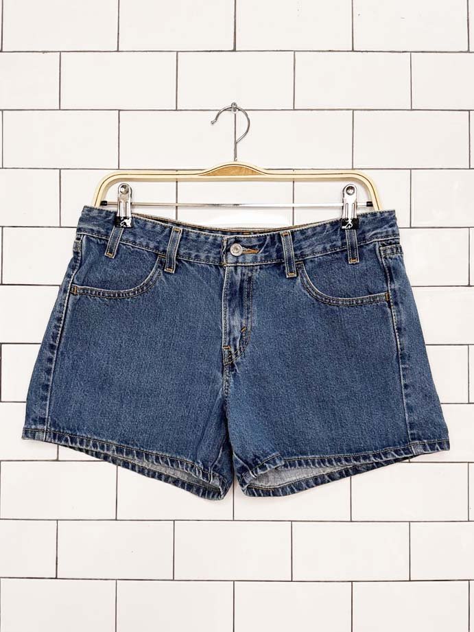 vintage 90s levi's low rise denim shorts - good market thrift store