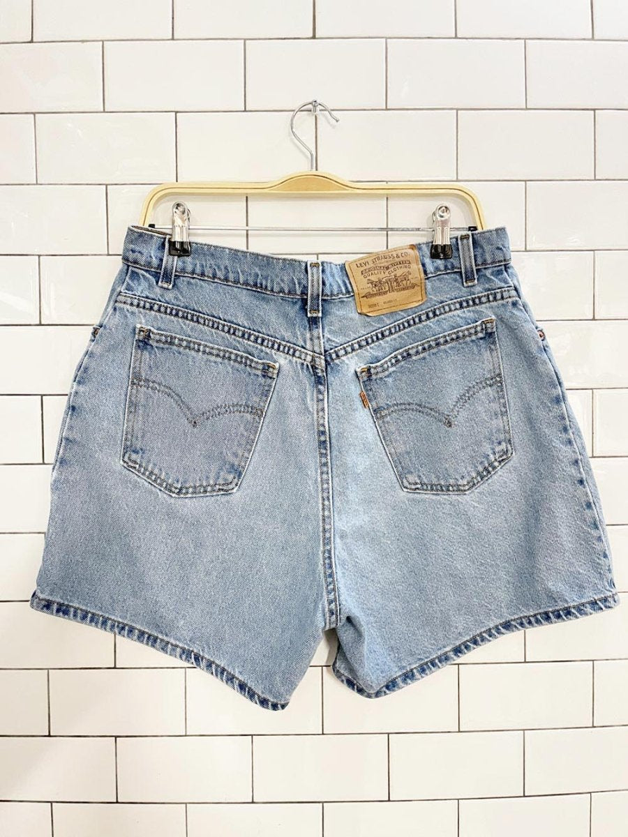 vintage 90s levi's orange tab 36981 relaxed fit pleated denim shorts | made in USA - good market thrift store