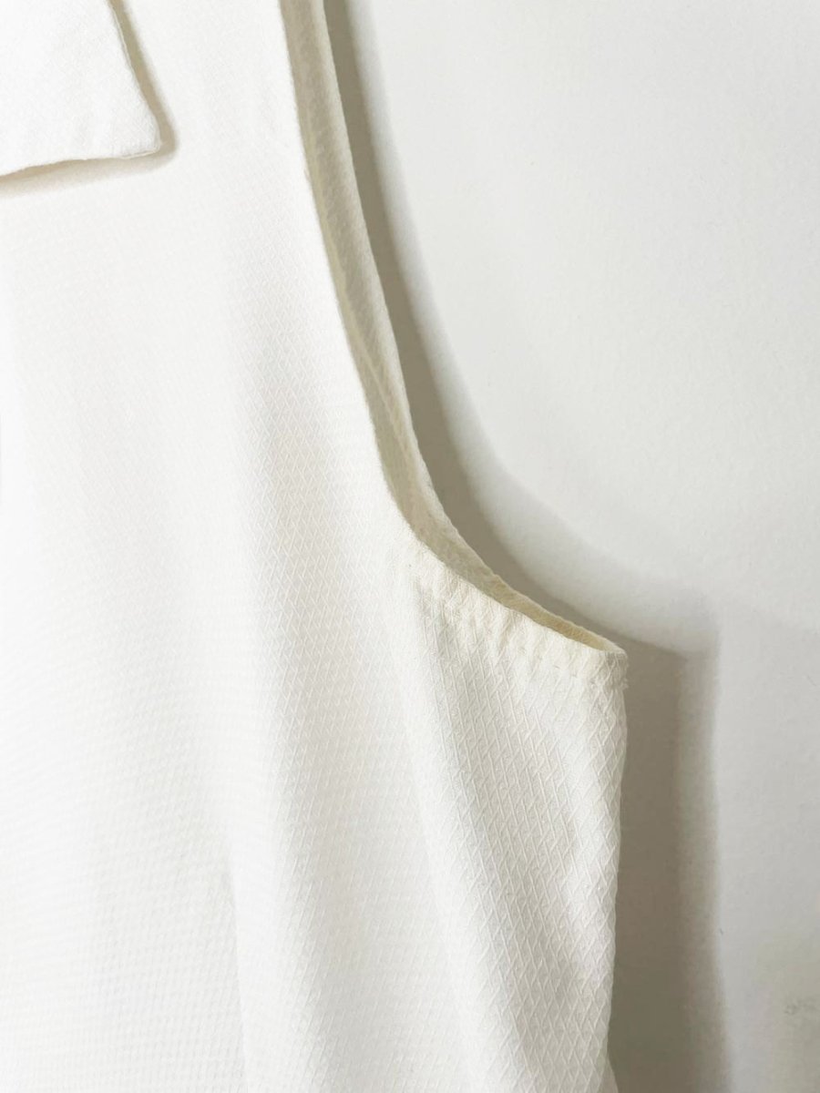 vintage 90s m studio shell button minimal fitted sleeveless shirt - good market thrift store