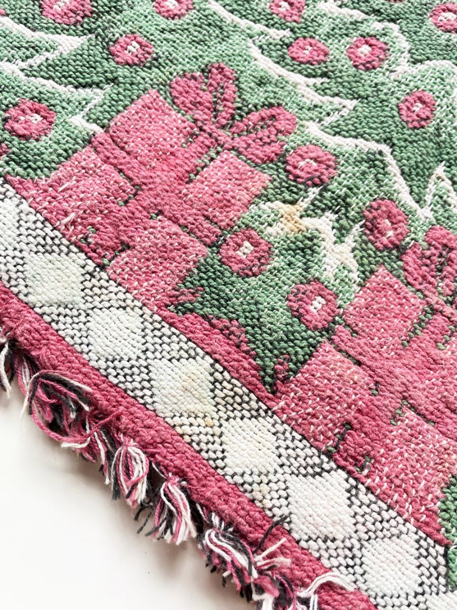 vintage 90s tree + wreaths woven table runner - good market thrift store