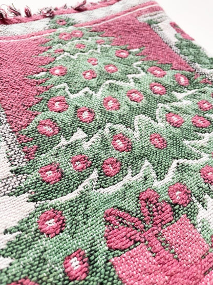 vintage 90s tree + wreaths woven table runner - good market thrift store