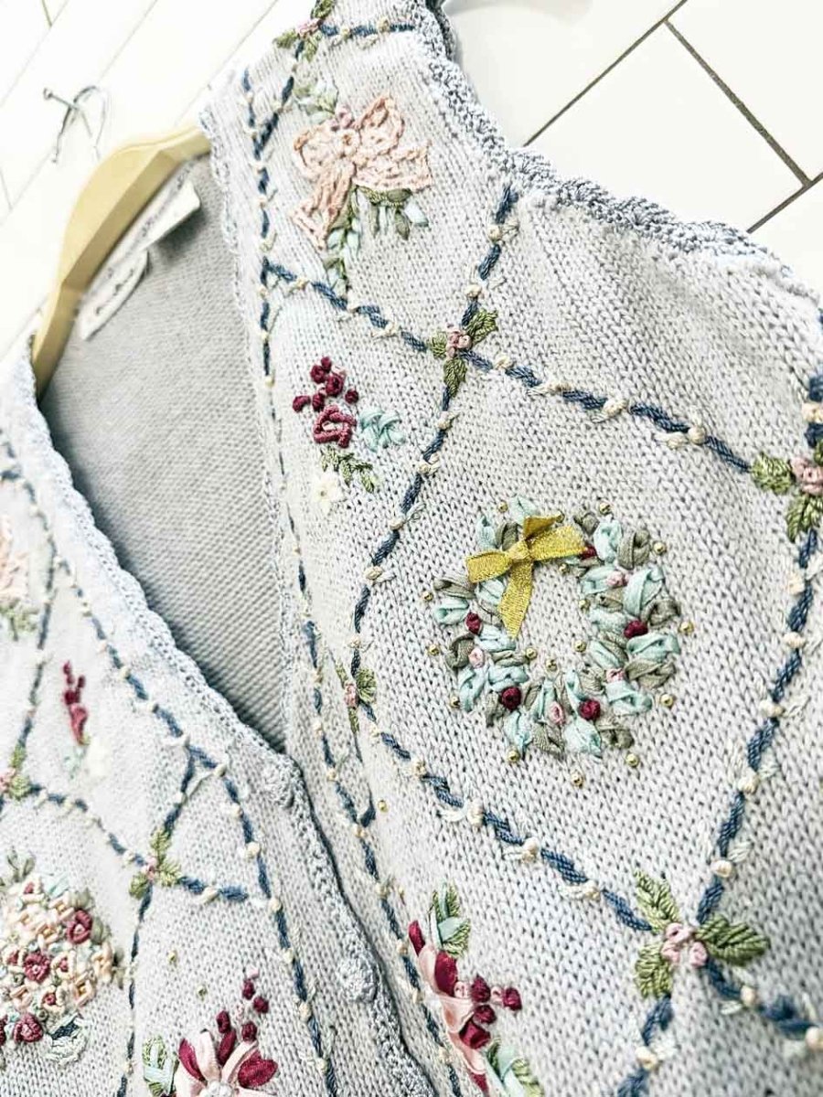 vintage alyssa brooke embroidered ribbon trees + wreaths holiday knit vest - good market thrift store