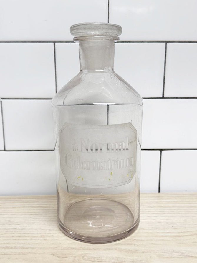 vintage apothecary glass bottle | 1/10 normal chloranatrium - good market thrift store
