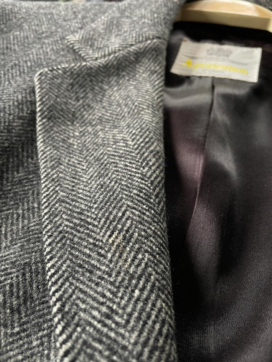 vintage aquascutum 100% wool herringbone single breasted coat - good market thrift store