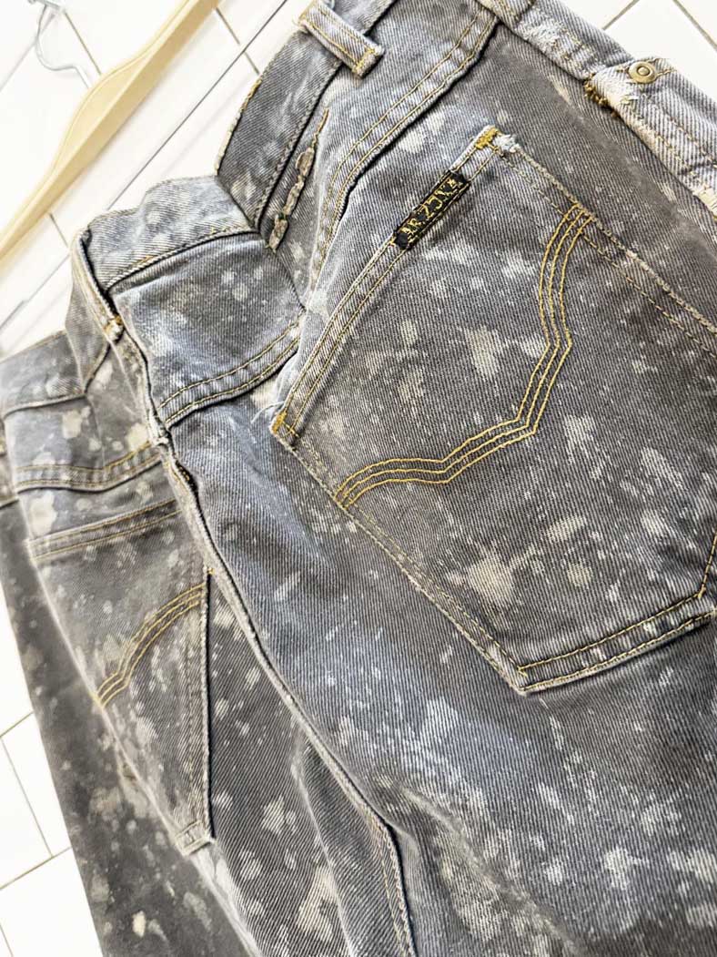 vintage arizona paint splatter raw hem jeans - good market thrift store