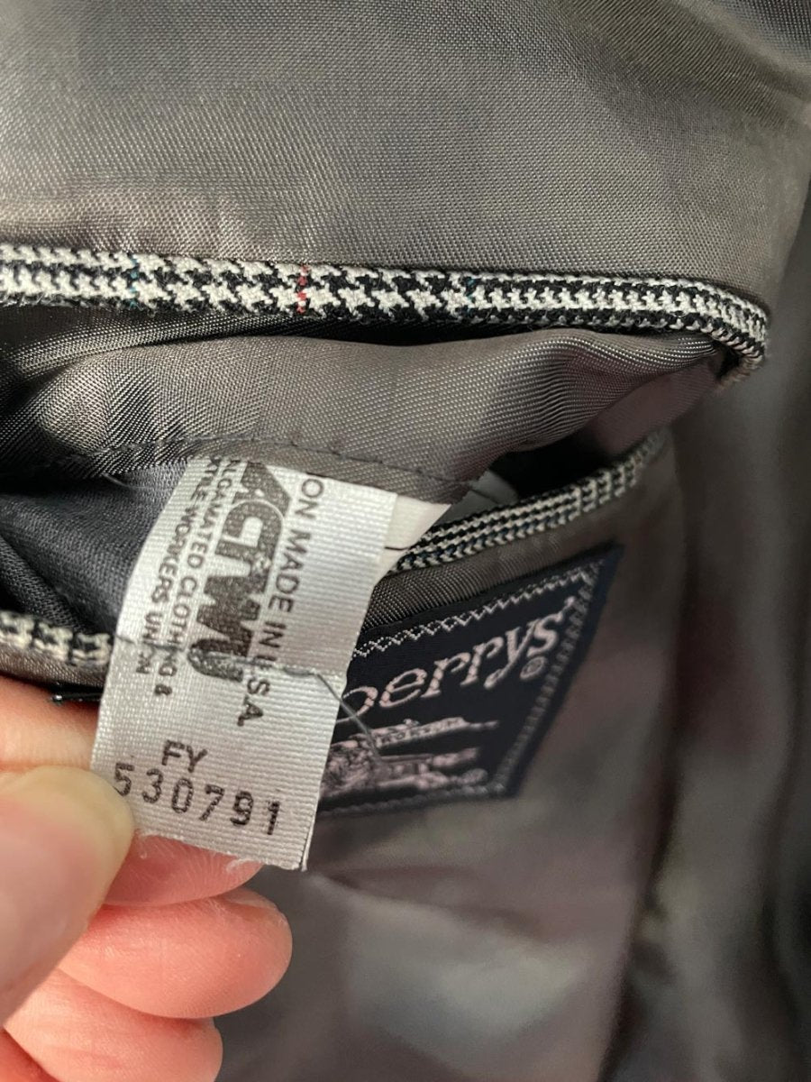 vintage burberrys 100% wool houndstooth plaid blazer | union made in USA - good market thrift store