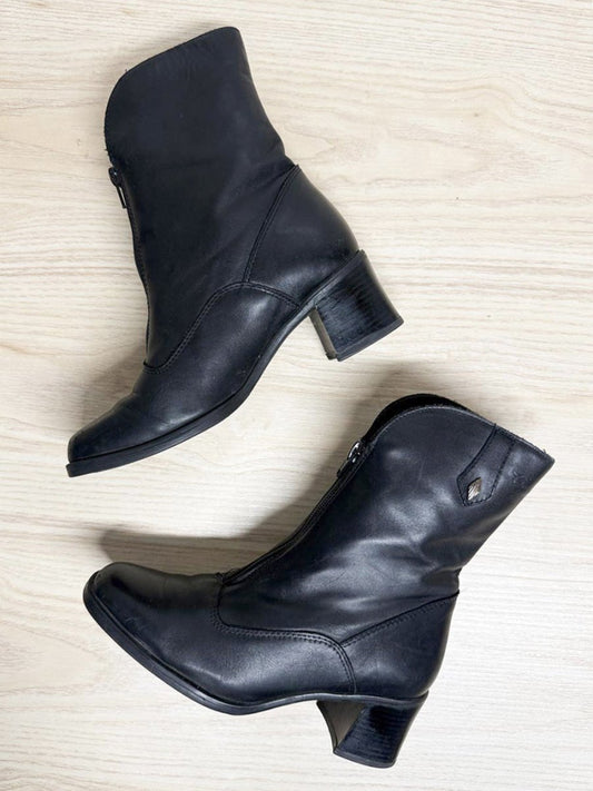 vintage christian frachet leather front zip low heeled boot | made in Canada - good market thrift store