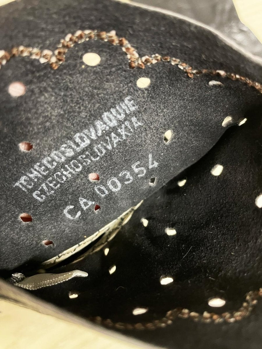 vintage eyelet cuff leather gloves | unlined - good market thrift store