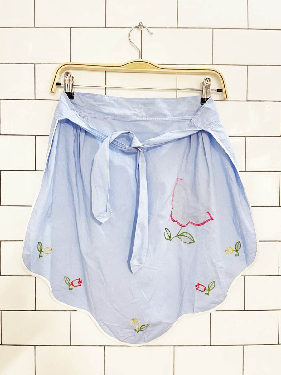 vintage floral appliqué pleated half apron - good market thrift store