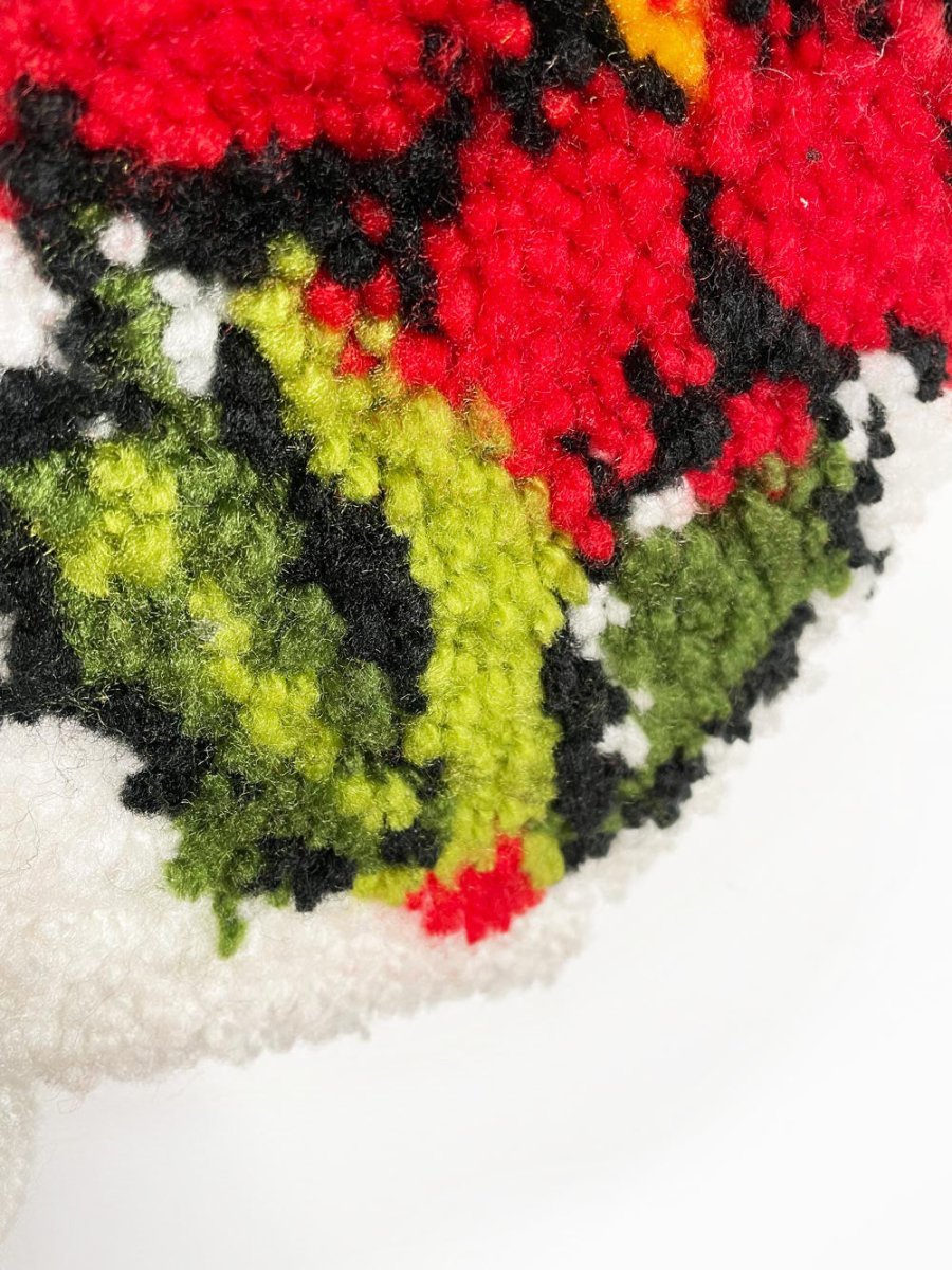 vintage handmade poinsettia latch hook wall hanging - good market thrift store