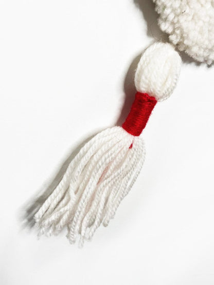 vintage handmade poinsettia latch hook wall hanging - good market thrift store