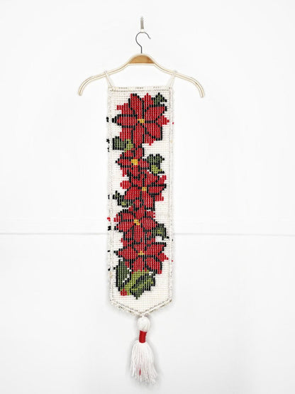 vintage handmade poinsettia latch hook wall hanging - good market thrift store