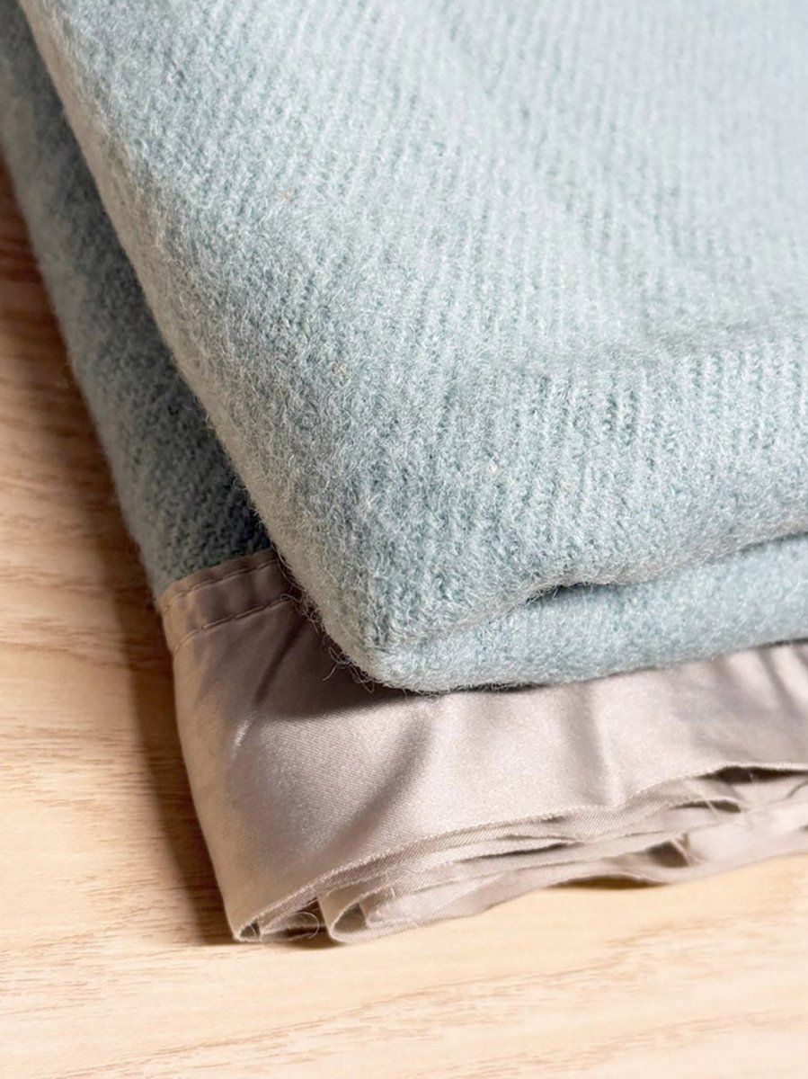 vintage kenwood 100% wool satin trim blanket | made in Canada - good market thrift store