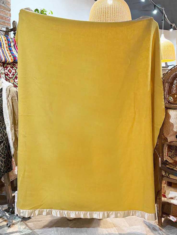 vintage kenwood 100% wool satin trim blanket | made in Canada - good market thrift store