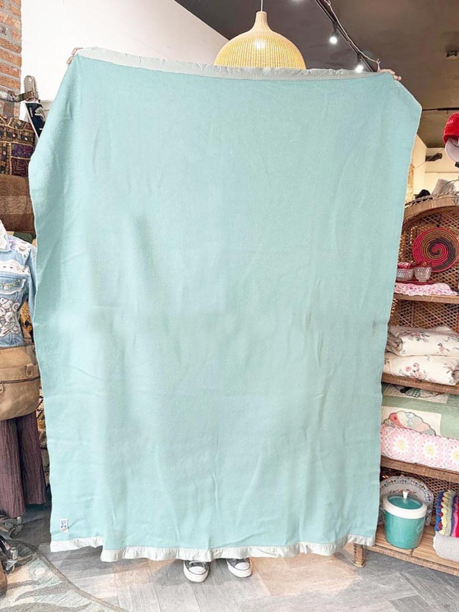 vintage kenwood 100% wool satin trim blanket | made in Canada - good market thrift store