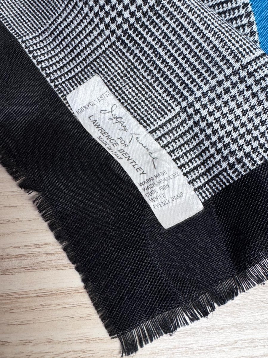 vintage lawrence bentley woven houndstooth fringe square scarf | made in Italy - good market thrift store