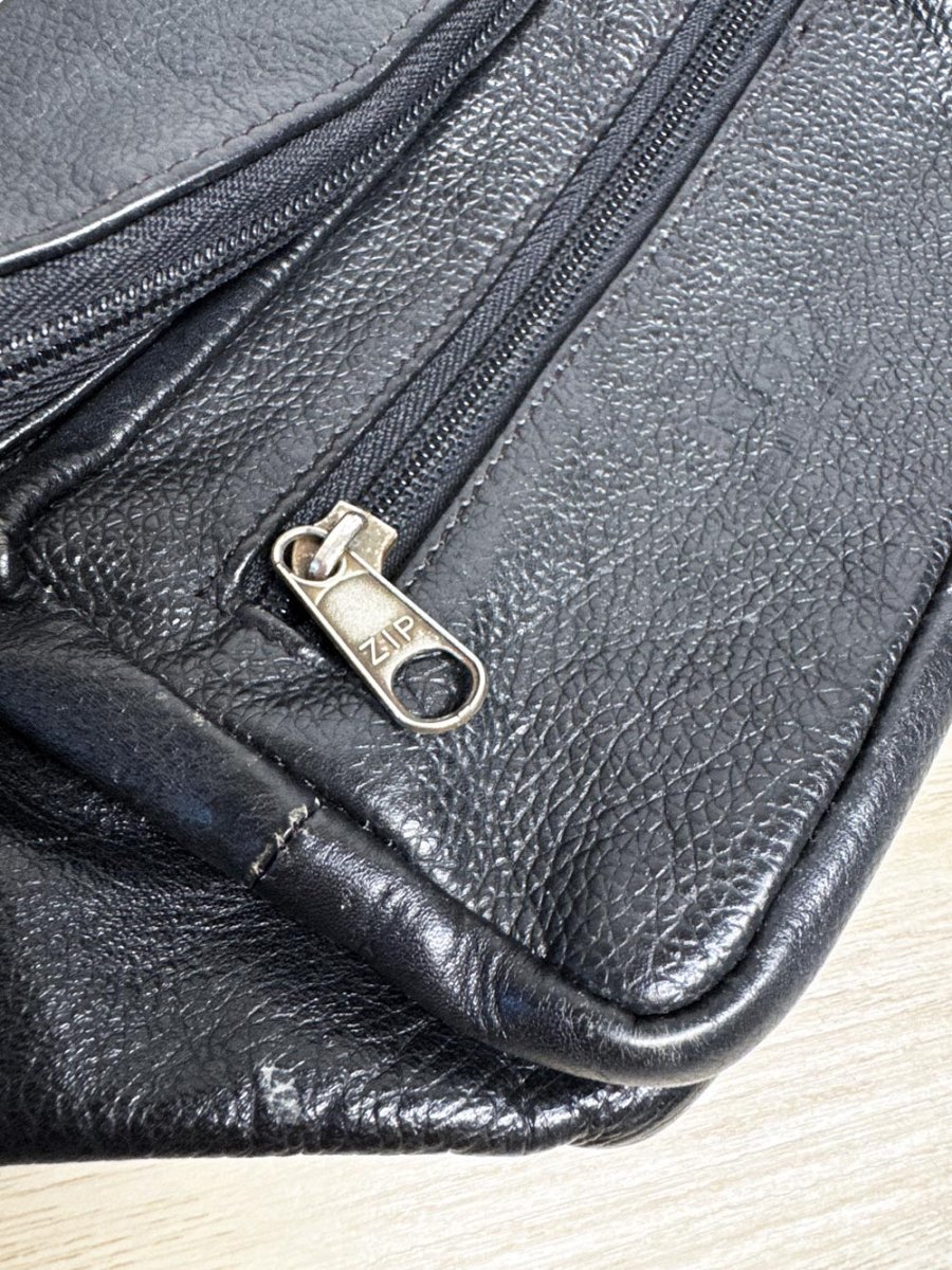 vintage leather belt bag | zip | made in India - good market thrift store