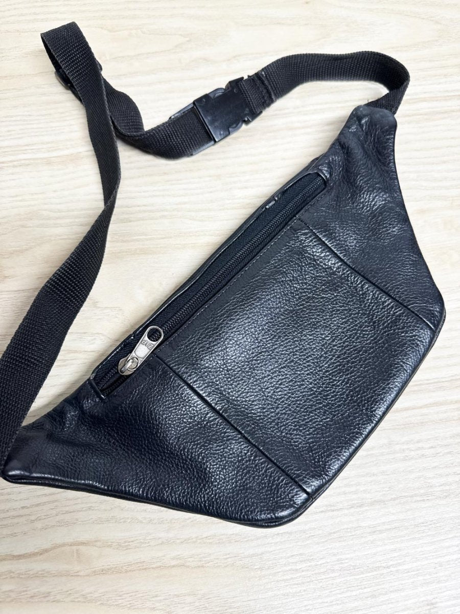 vintage leather belt bag | zip | made in India - good market thrift store