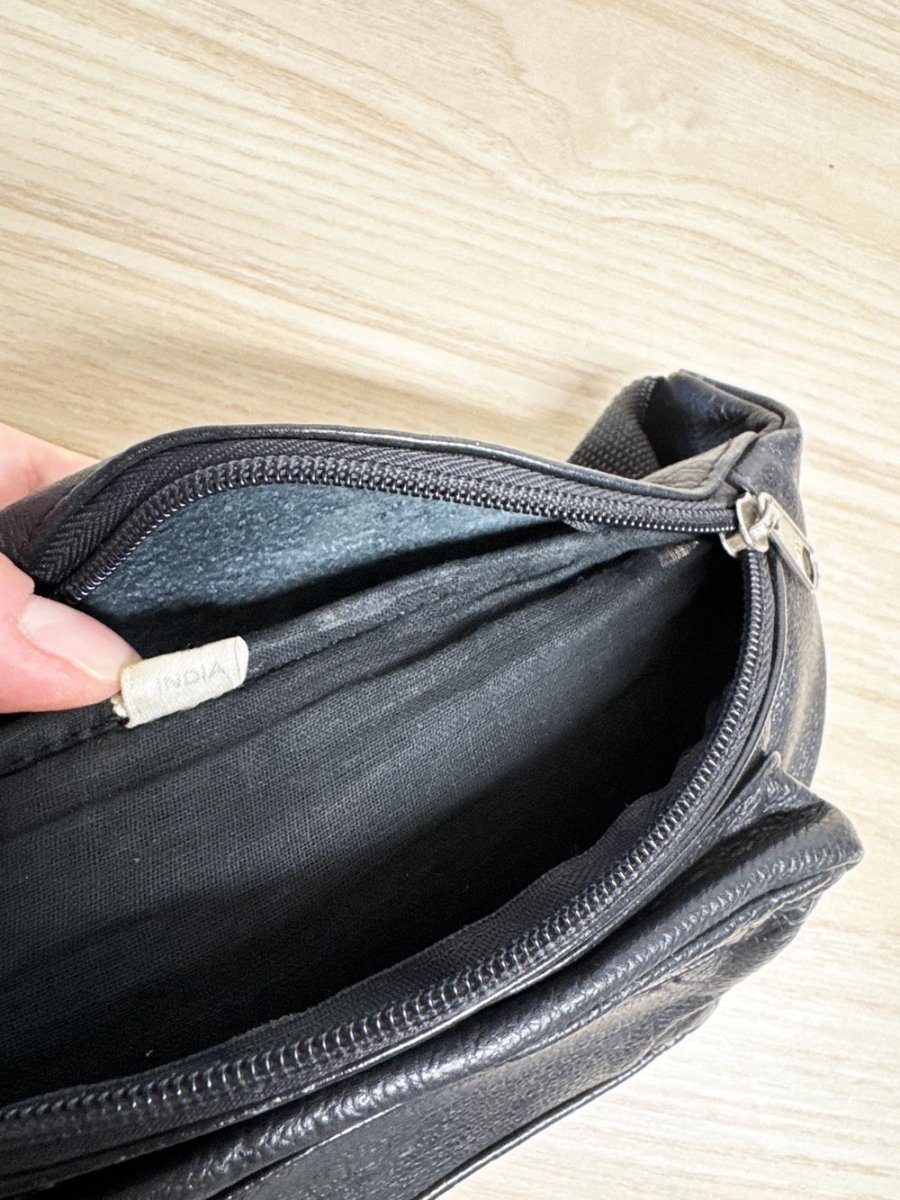 vintage leather belt bag | zip | made in India - good market thrift store