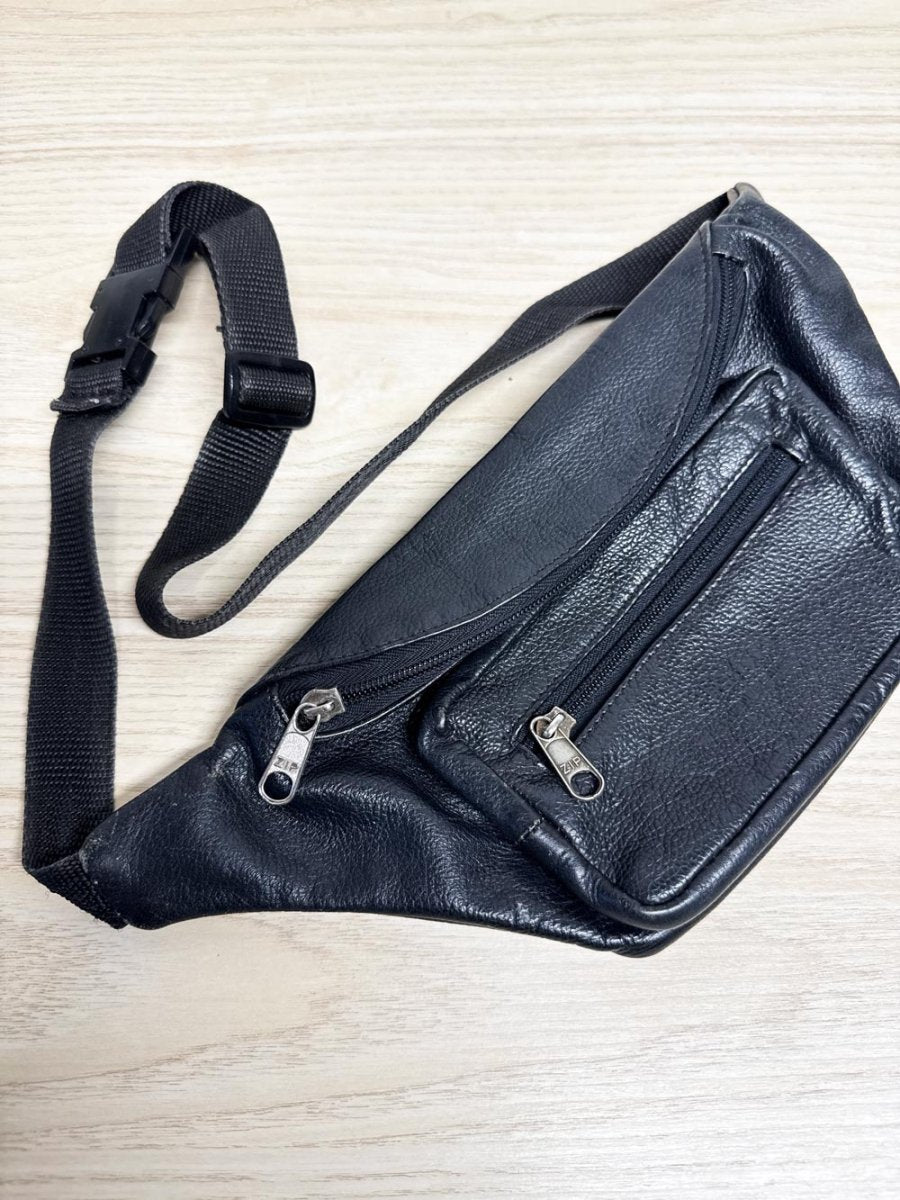 vintage leather belt bag | zip | made in India - good market thrift store