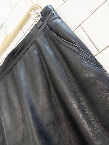 vintage leather knee - length skirt | with pockets - good market thrift store