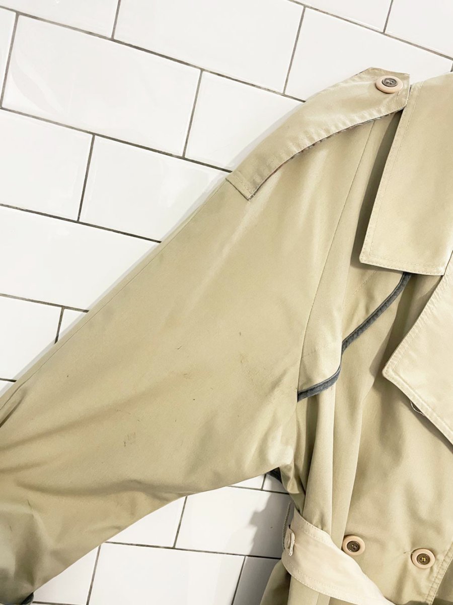 vintage luba paris classic belted trench coat | made in Canada - good market thrift store