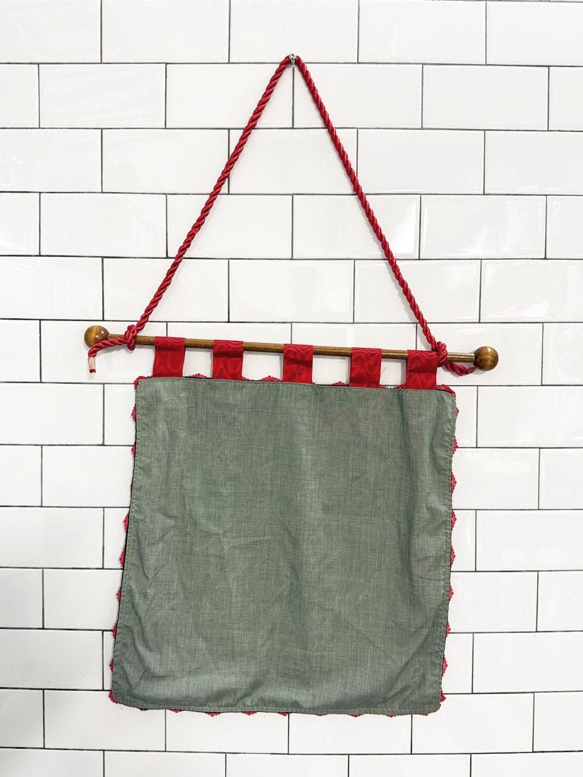 vintage old saint nick holiday wall hanging - good market thrift store